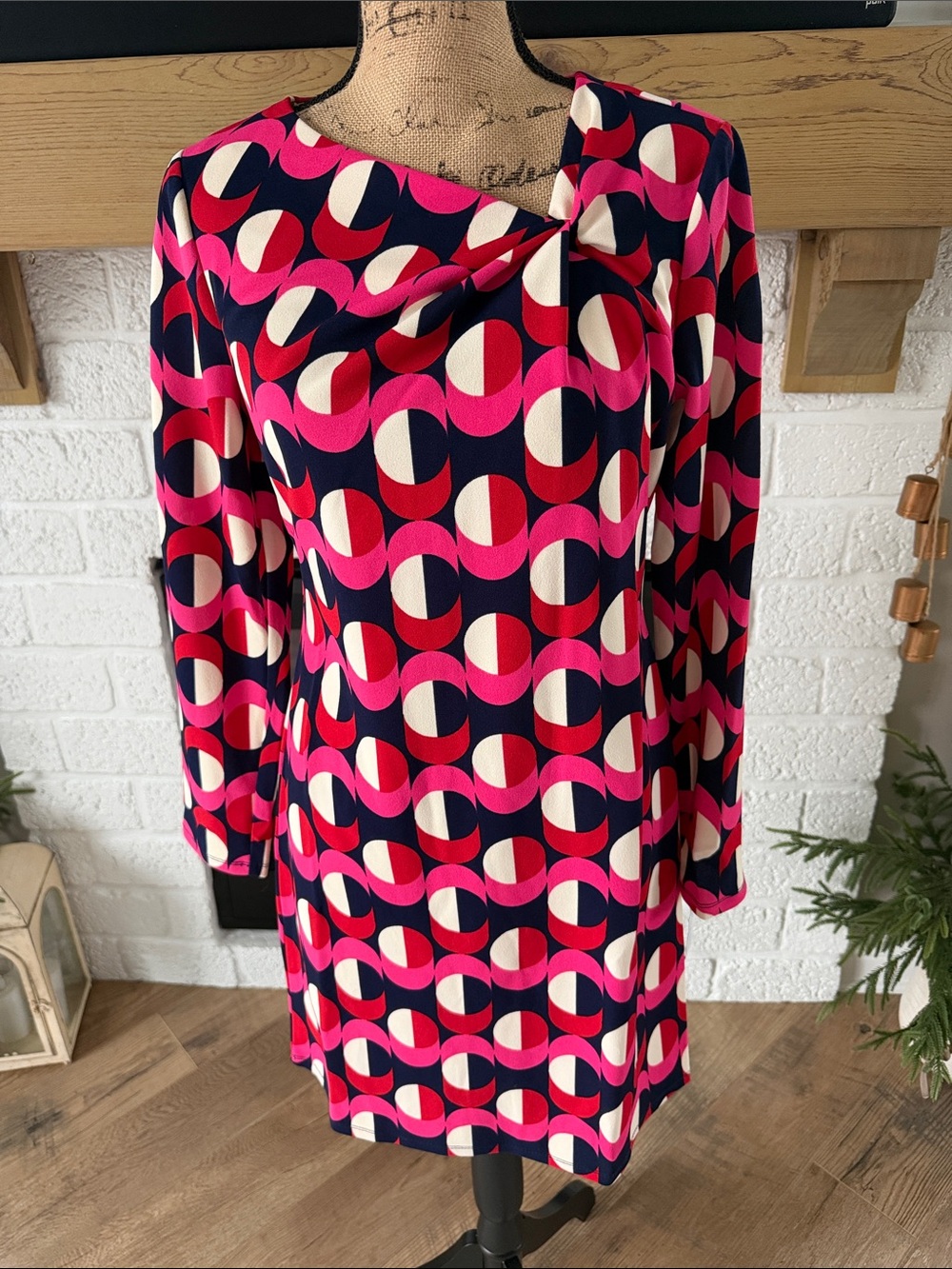 London Times Women's London Times Twist Neck Short Crepe Long Sleeve Dress